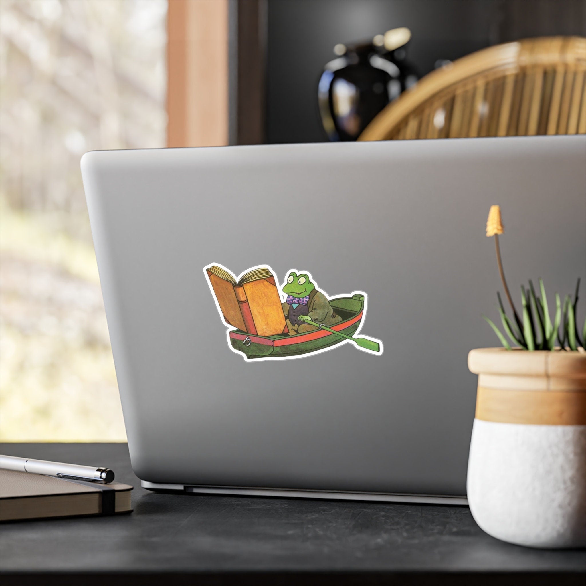 Vintage Frog Reading Sticker, Kiss Cut Vinyl Decal, Perfect for Laptops and Water Bottles, Gift for Book Lovers