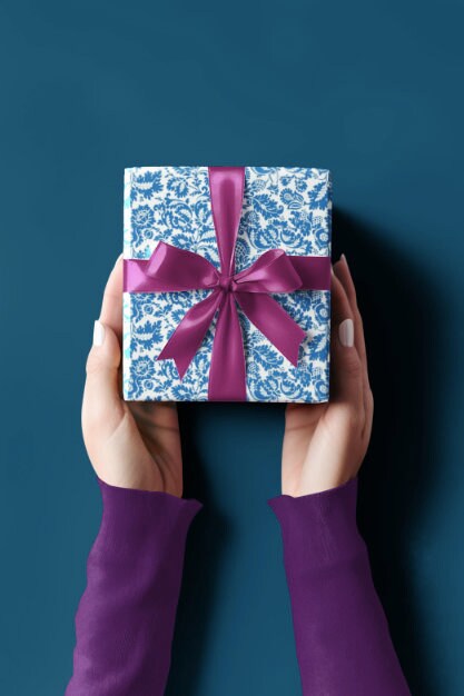 William Morris Venetian Gift Wrap, High Quality Artistic Wrapping Paper, Perfect for All Occasions